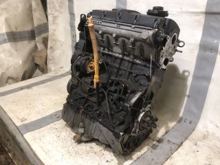 bontott VW PASSAT B5 Motor (Fűzött blokk hengerfejjel)