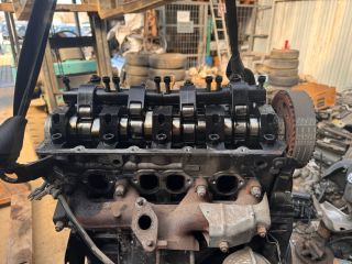 bontott VW PASSAT B5 Motor (Fűzött blokk hengerfejjel)