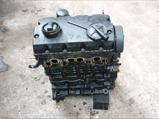 bontott VW PASSAT B5 Motor (Fűzött blokk hengerfejjel)