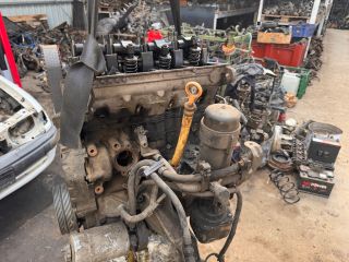 bontott VW PASSAT B5 Motor (Fűzött blokk hengerfejjel)