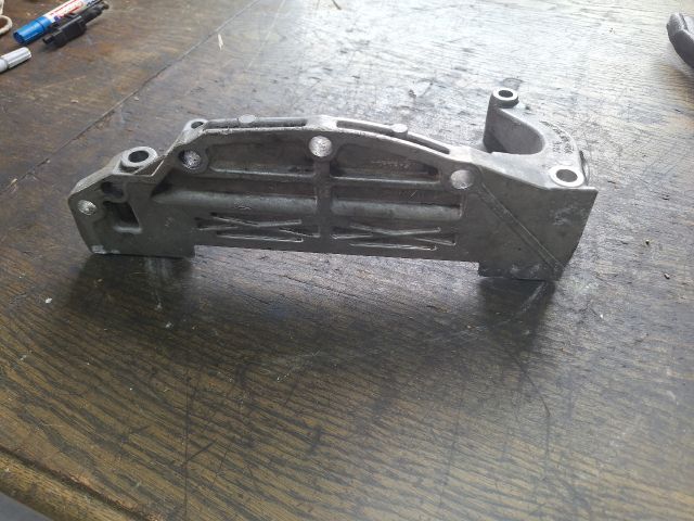 bontott VW PASSAT B5 Motor Tartó Bak (Fém)