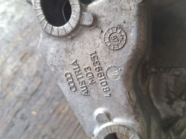 bontott VW PASSAT B5 Motor Tartó Bak (Fém)