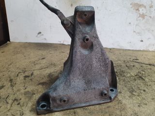 bontott VW PASSAT B5 Motor Tartó Bak (Fém)