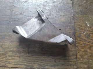 bontott VW PASSAT B5 Motor Tartó Bak (Fém)