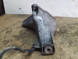 bontott VW PASSAT B5 Motor Tartó Bak (Fém)