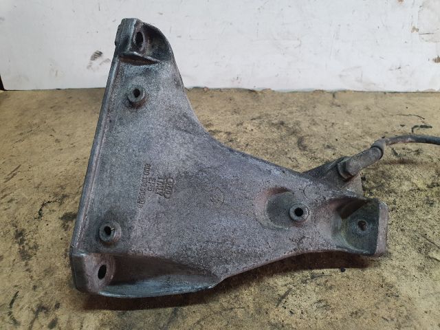 bontott VW PASSAT B5 Motor Tartó Bak (Fém)