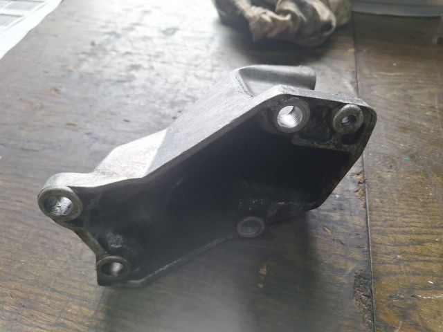 bontott VW PASSAT B5 Motor Tartó Bak (Fém)