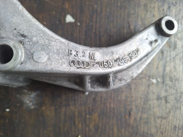 bontott VW PASSAT B5 Motor Tartó Bak (Fém)