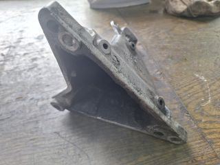 bontott VW PASSAT B5 Motor Tartó Bak (Fém)