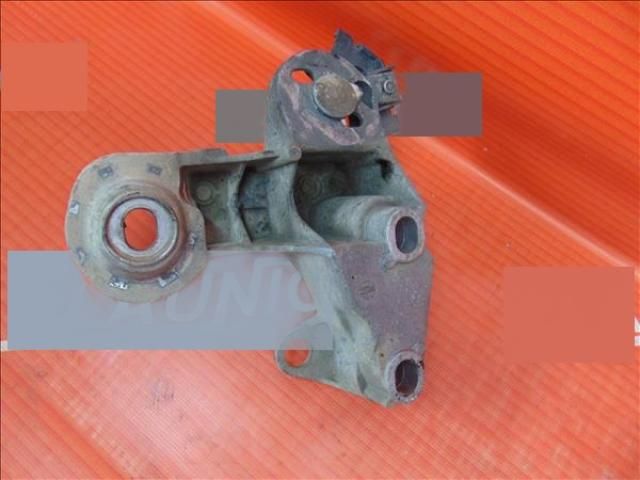 bontott VW PASSAT B5 Motor Tartó Bak (Fém)