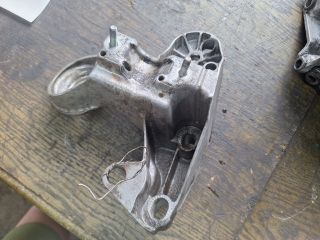 bontott VW PASSAT B5 Motor Tartó Bak (Fém)