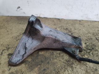 bontott VW PASSAT B5 Motor Tartó Bak (Fém)