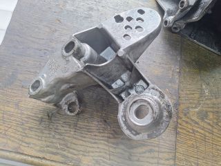 bontott VW PASSAT B5 Motor Tartó Bak (Fém)