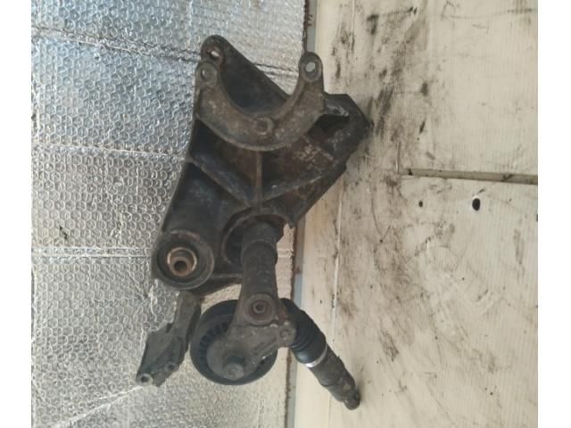 bontott VW PASSAT B5 Motor Tartó Bak Jobb