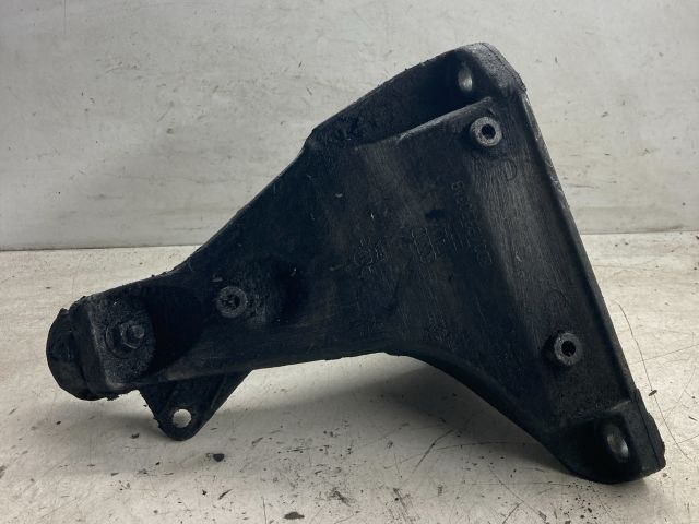 bontott VW PASSAT B5 Motor Tartó Bak (Pozíciófüggetlen)