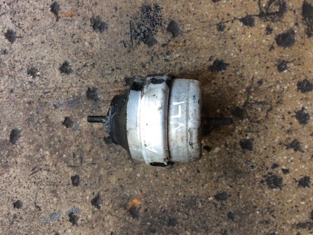 bontott VW PASSAT B5 Motor Tartó Bak (Pozíciófüggetlen)