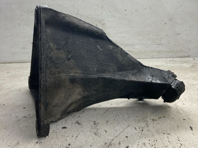 bontott VW PASSAT B5 Motor Tartó Bak (Pozíciófüggetlen)