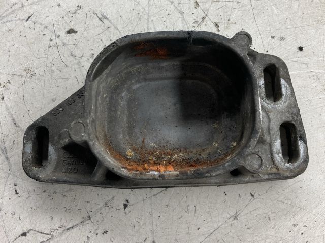 bontott VW PASSAT B5 Motor Tartó Bak (Pozíciófüggetlen)