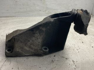 bontott VW PASSAT B5 Motor Tartó Bak (Pozíciófüggetlen)