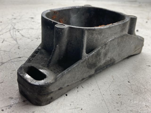 bontott VW PASSAT B5 Motor Tartó Bak (Pozíciófüggetlen)