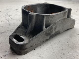 bontott VW PASSAT B5 Motor Tartó Bak (Pozíciófüggetlen)