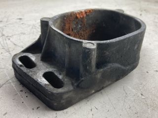 bontott VW PASSAT B5 Motor Tartó Bak (Pozíciófüggetlen)