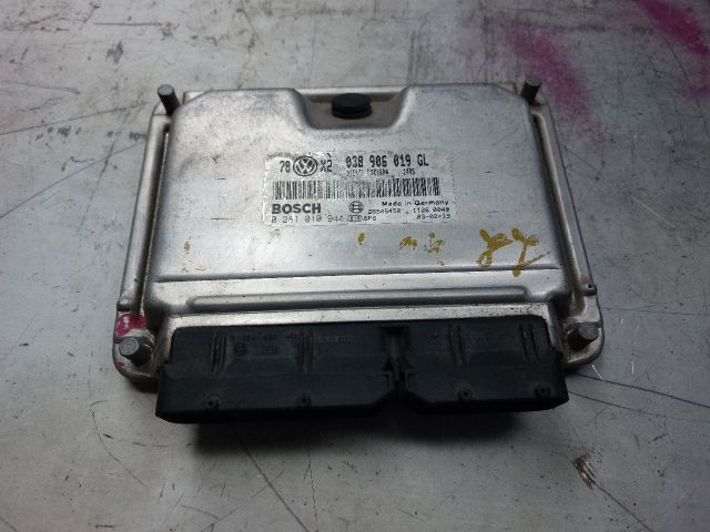 bontott VW PASSAT B5 Motorvezérlő