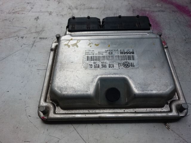 bontott VW PASSAT B5 Motorvezérlő