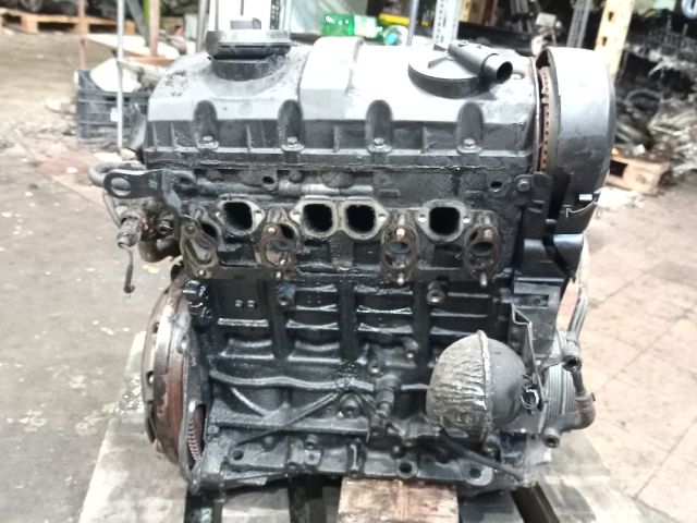 bontott VW PASSAT B5 Olajbeöntő Sapka