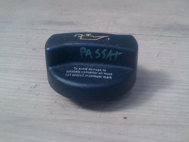 bontott VW PASSAT B5 Olajbeöntő Sapka
