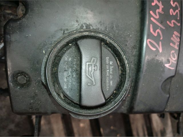 bontott VW PASSAT B5 Olajbeöntő Sapka