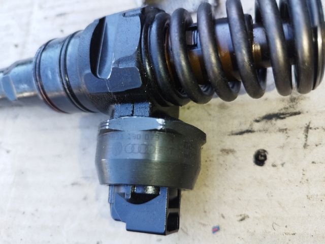 bontott VW PASSAT B5 Porlasztó (1 db)