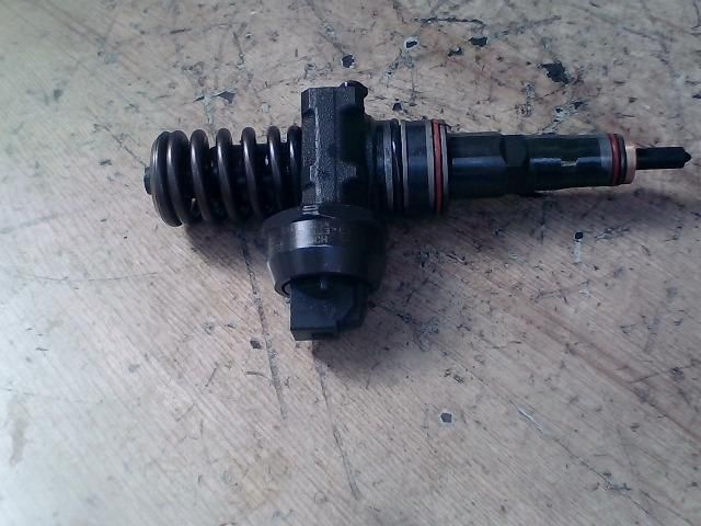 bontott VW PASSAT B5 Porlasztó (1 db)