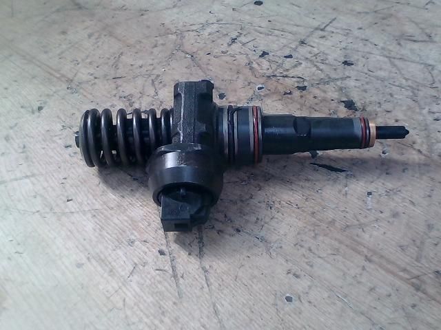 bontott VW PASSAT B5 Porlasztó (1 db)