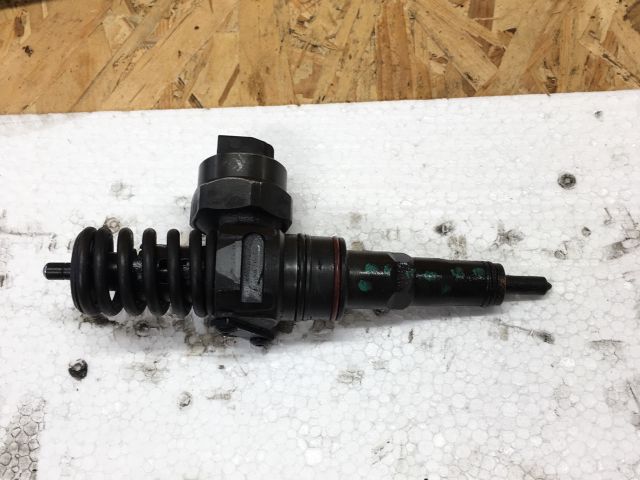 bontott VW PASSAT B5 Porlasztó (1 db)