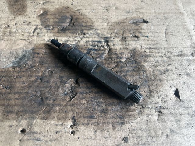 bontott VW PASSAT B5 Porlasztó (1 db)