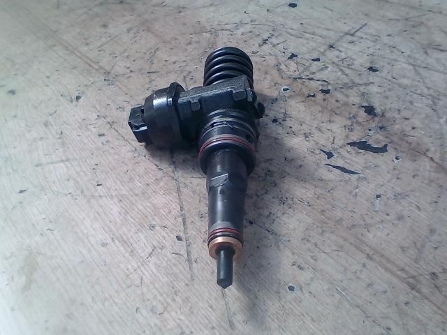 bontott VW PASSAT B5 Porlasztó (1 db)