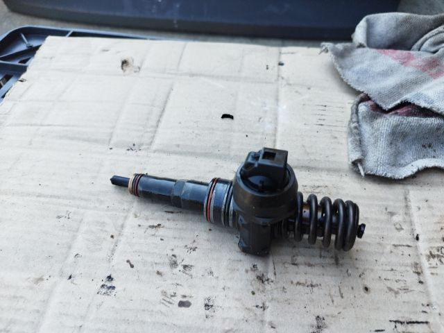 bontott VW PASSAT B5 Porlasztó (1 db)