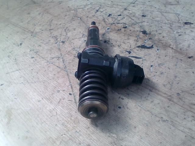 bontott VW PASSAT B5 Porlasztó (1 db)