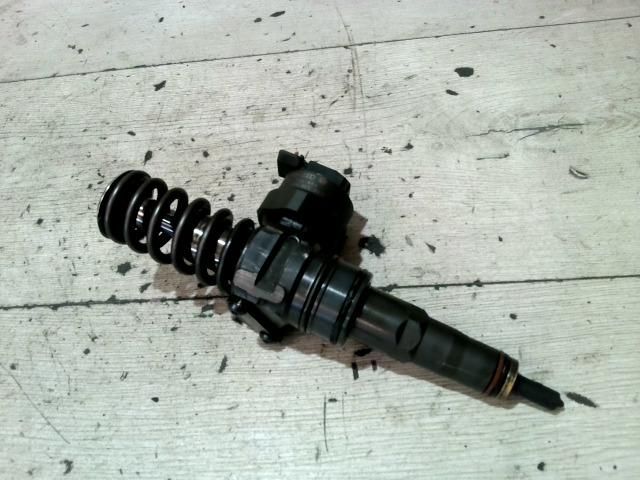 bontott VW PASSAT B5 Porlasztó (1 db)