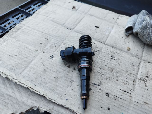 bontott VW PASSAT B5 Porlasztó (1 db)