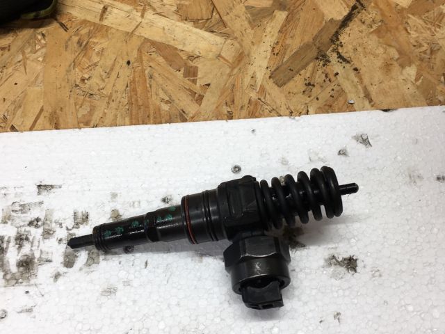 bontott VW PASSAT B5 Porlasztó (1 db)