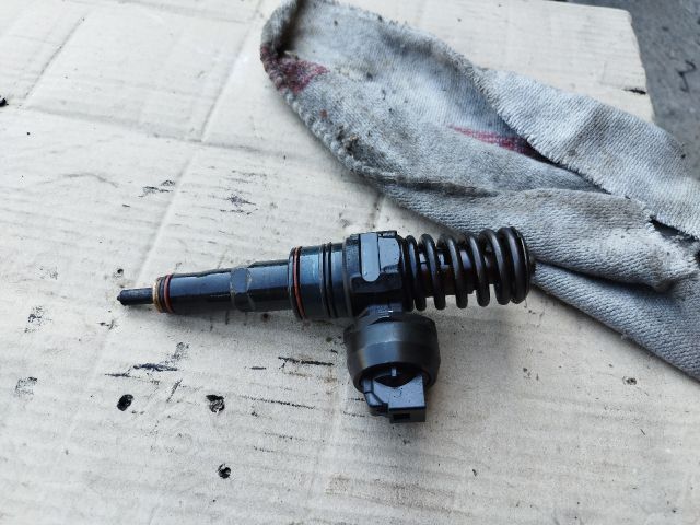 bontott VW PASSAT B5 Porlasztó (1 db)