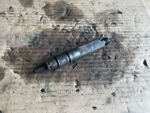 bontott VW PASSAT B5 Porlasztó (1 db)