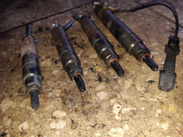 bontott VW PASSAT B5 Porlasztó (1 db)