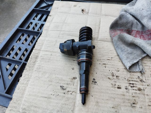 bontott VW PASSAT B5 Porlasztó (1 db)