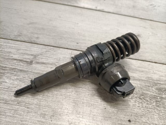 bontott VW PASSAT B5 Porlasztó (1 db)