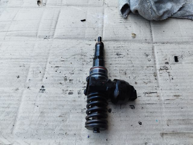 bontott VW PASSAT B5 Porlasztó (1 db)