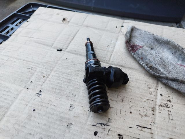 bontott VW PASSAT B5 Porlasztó (1 db)