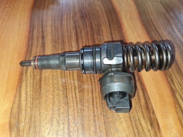 bontott VW PASSAT B5 Porlasztó (1 db)